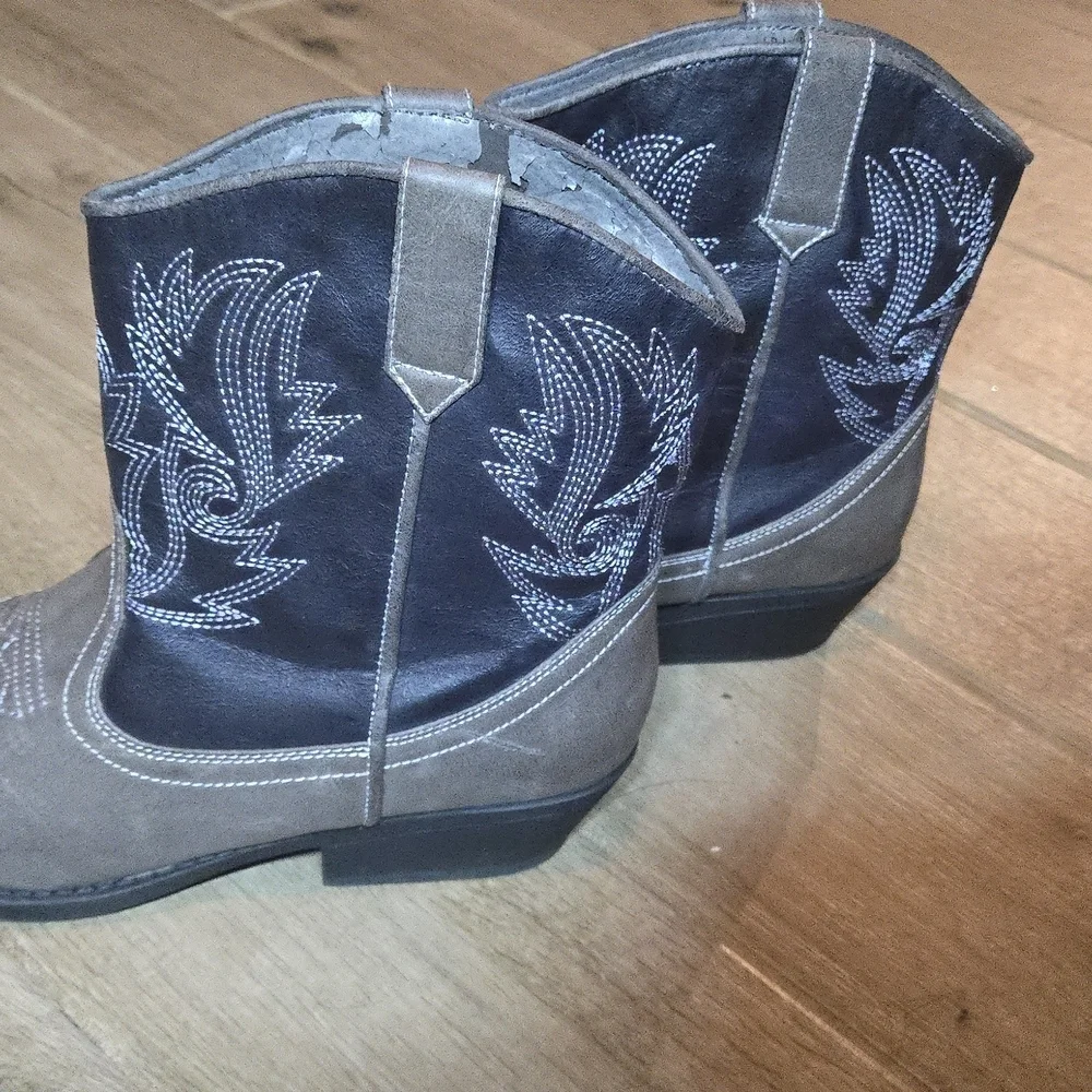LR-Nashville boots in size 8.5 Western, Festival, Coastal Cowgirl